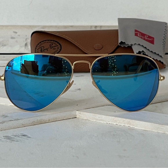 NOT FOR SALE. Ray Ban Polarized Flash Aviator - Blue Mirror & Gold Frame - Picture 9 of 10